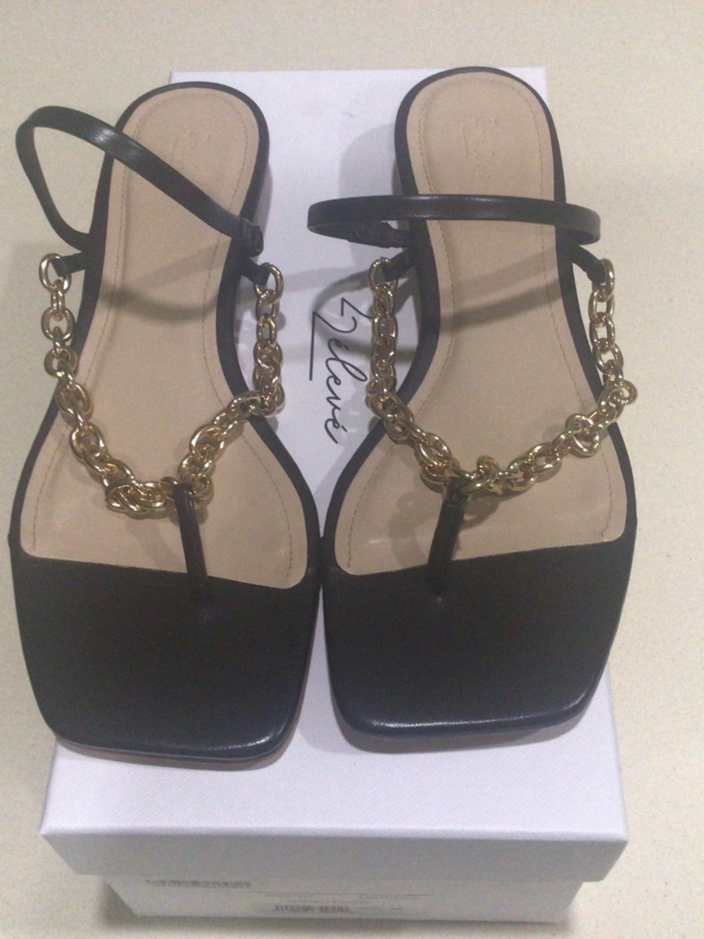 NIB 22 Eleve $315 Brown Leather Sandals with chain detail in size 6